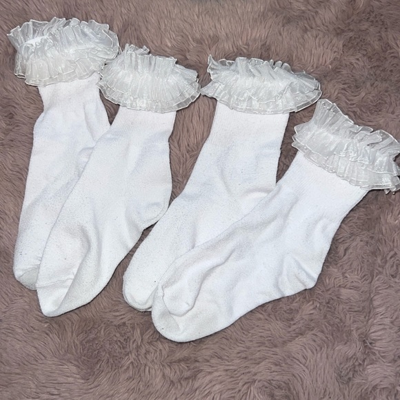 Set of 2 pairs of white ruffle socks dainty little girls footwear dainty cute 6” - Picture 1 of 4